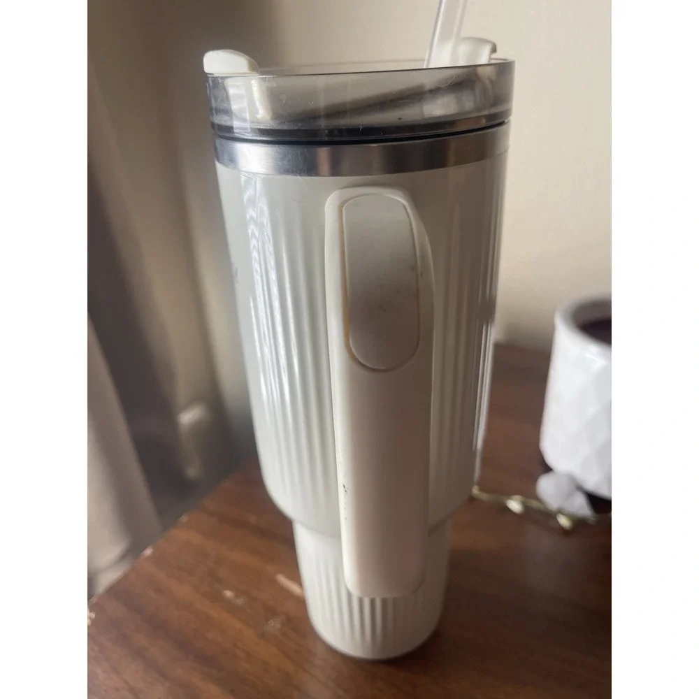 Stanley 40oz Quencher Tumbler Outdoors Cream Gloss - Picture 2 of 5
